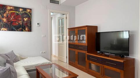 Foto 3 de Piso de alquiler en Héroe de Sostoa, Girón - Las Delicias, Málaga Capital