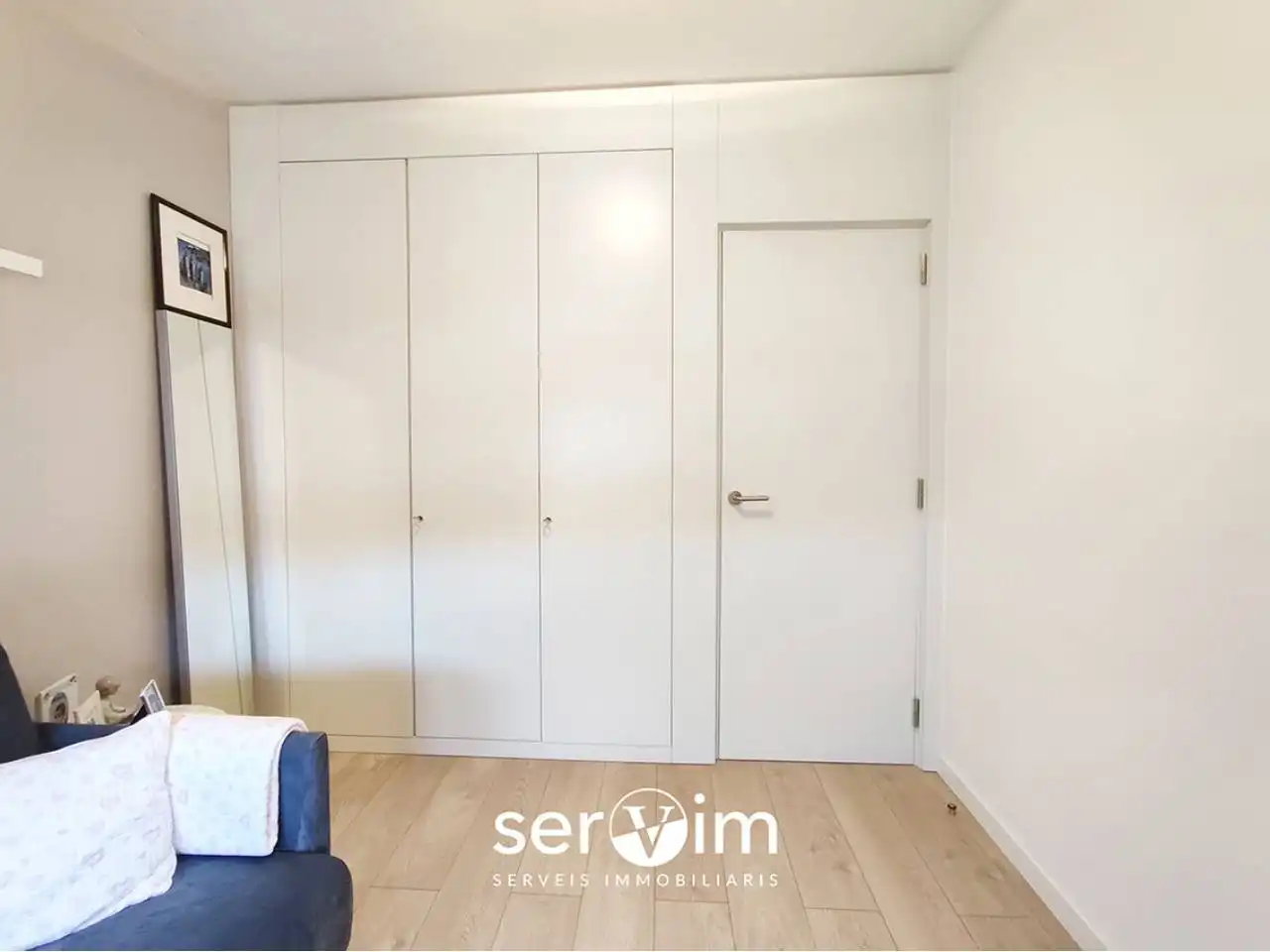 Habitación de Casa adosada en venta en Girona con Aire acondicionado, Calefacción y Jardín privado
