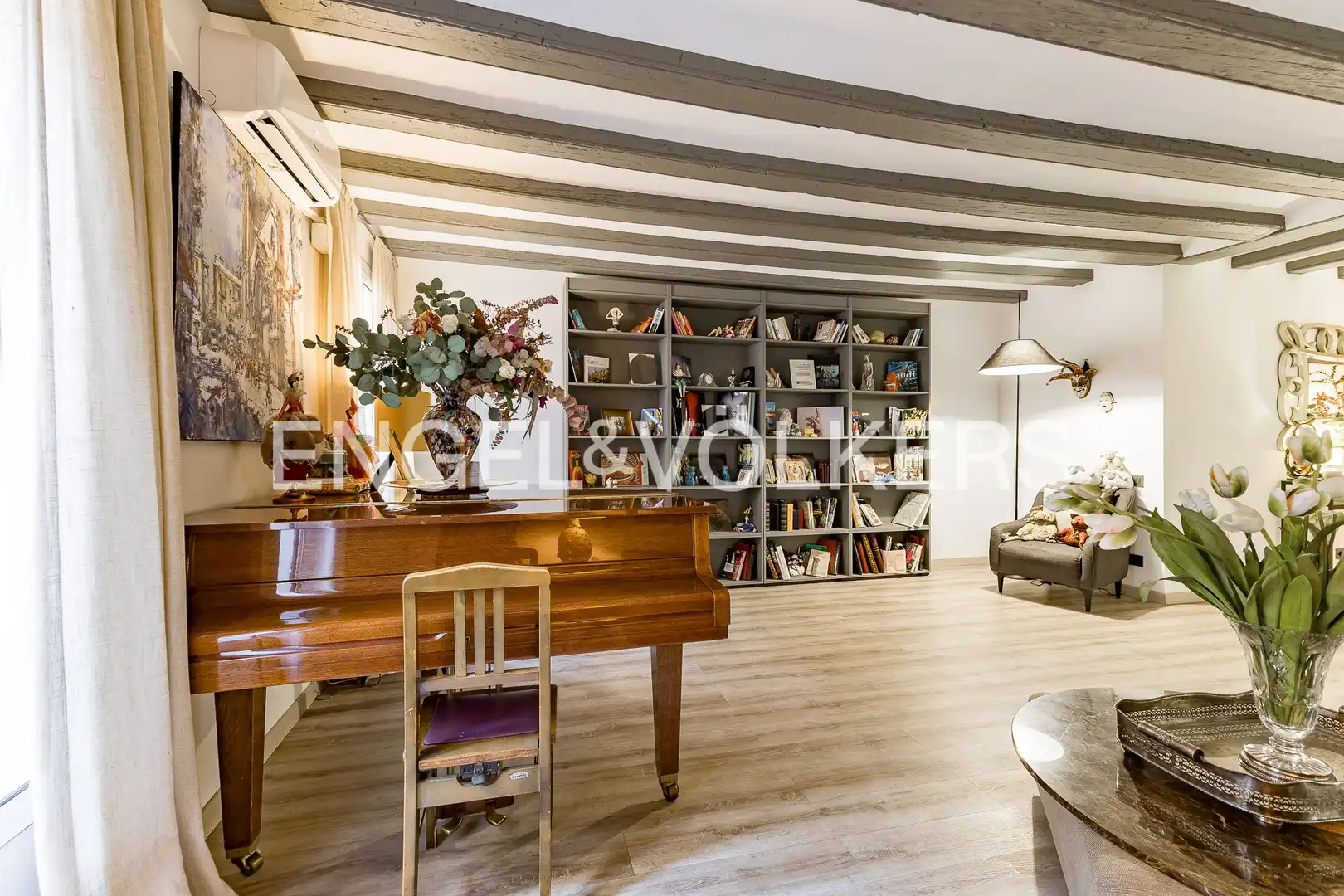 Sala de estar de Piso en venta en Barcelona con Aire acondicionado, Calefacción y Amueblado