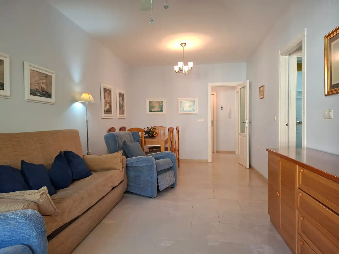 Sala de estar de Piso en venta en Torrenueva Costa con Terraza, Trastero y Amueblado