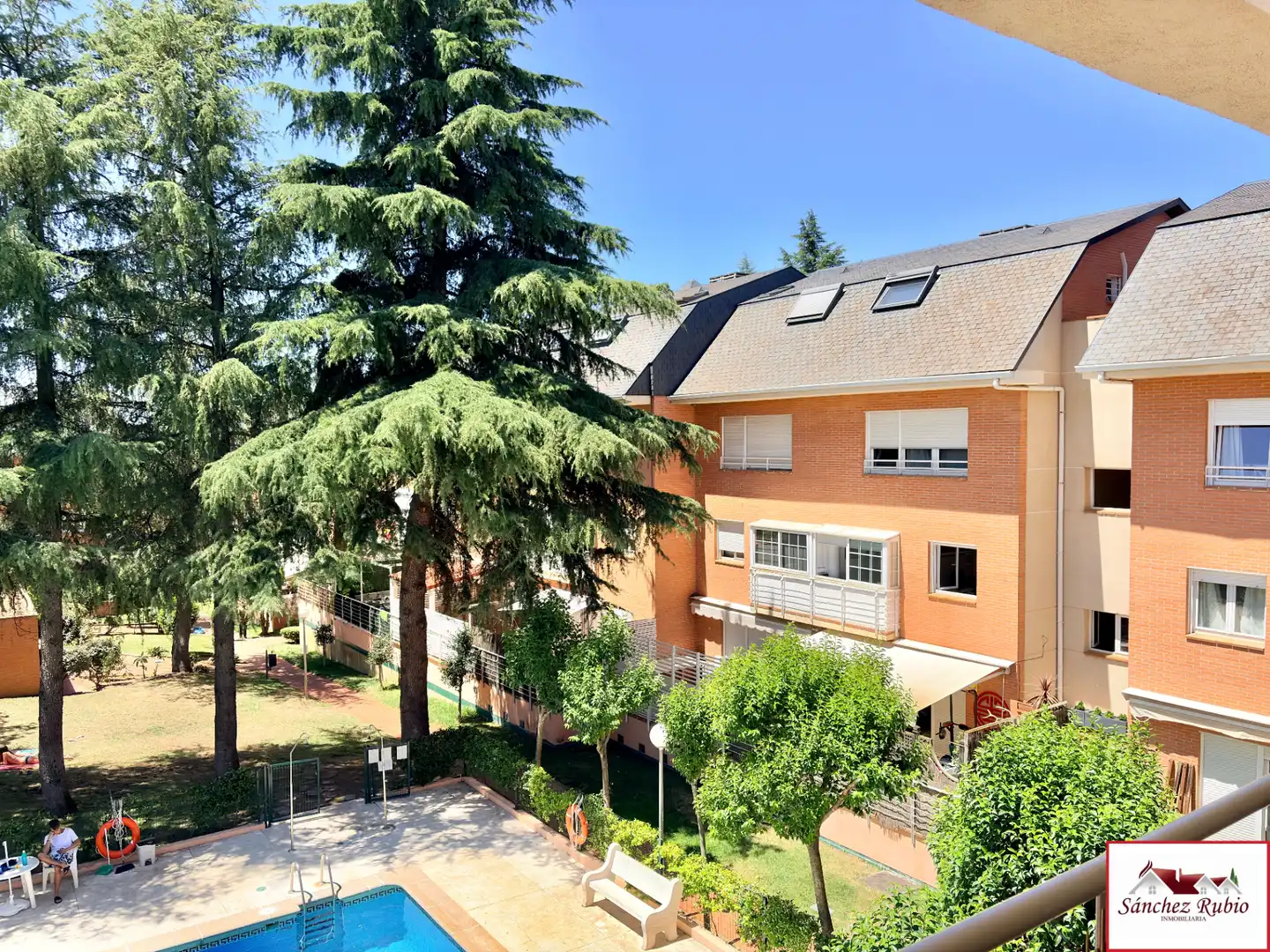 Vista exterior de Piso en venta en Torrelodones con Calefacción, Parquet y Terraza