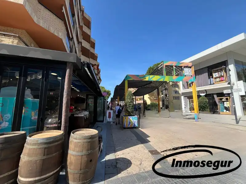 Business premises for sale in Carrer de Barbastre, imagen 4