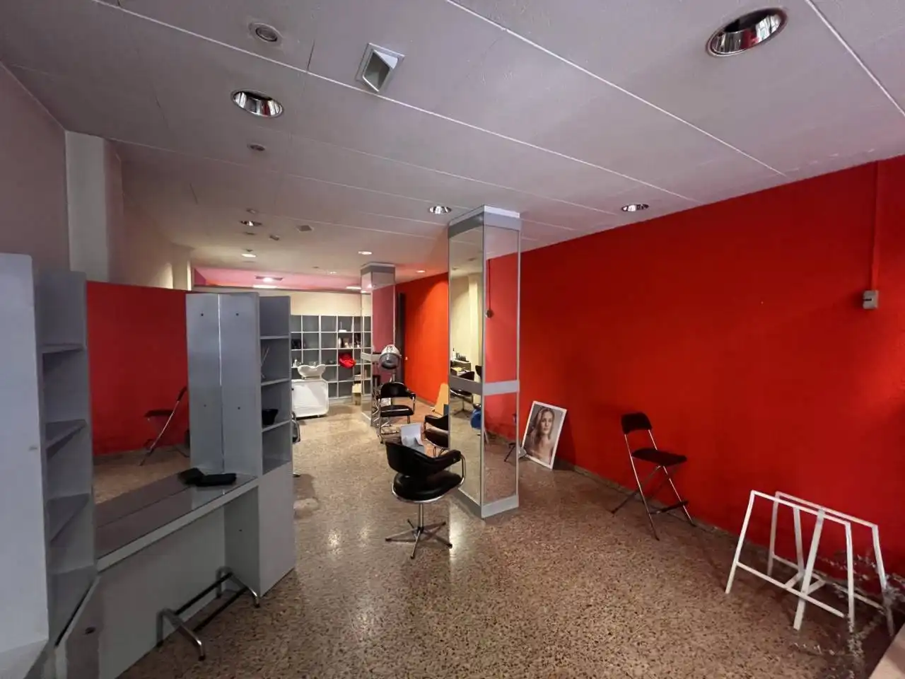 Commercial properties for sale in Manresa  with Air Conditioner