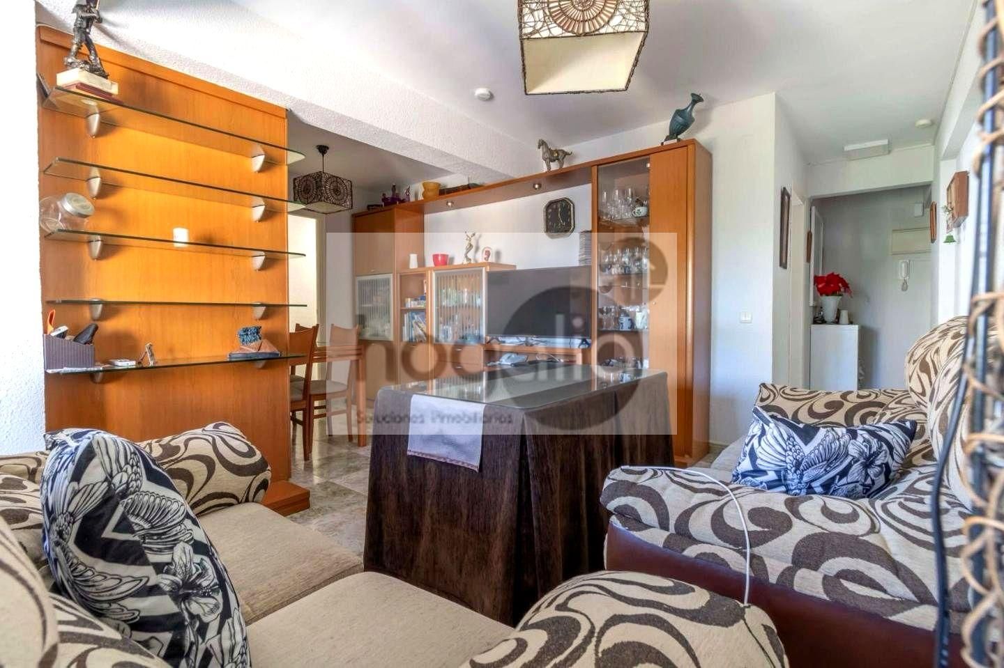 Living room of Flat to rent in  Sevilla Capital  with Air Conditioner and Furnished