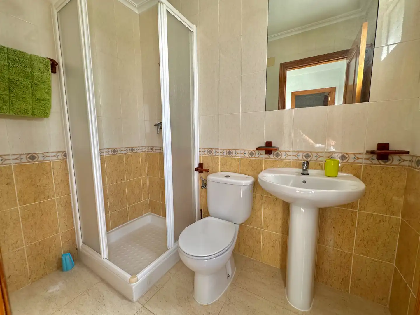 Badezimmer von Dachboden zum Verkauf in Guardamar del Segura mit Klimaanlage, Heizung und Terrasse