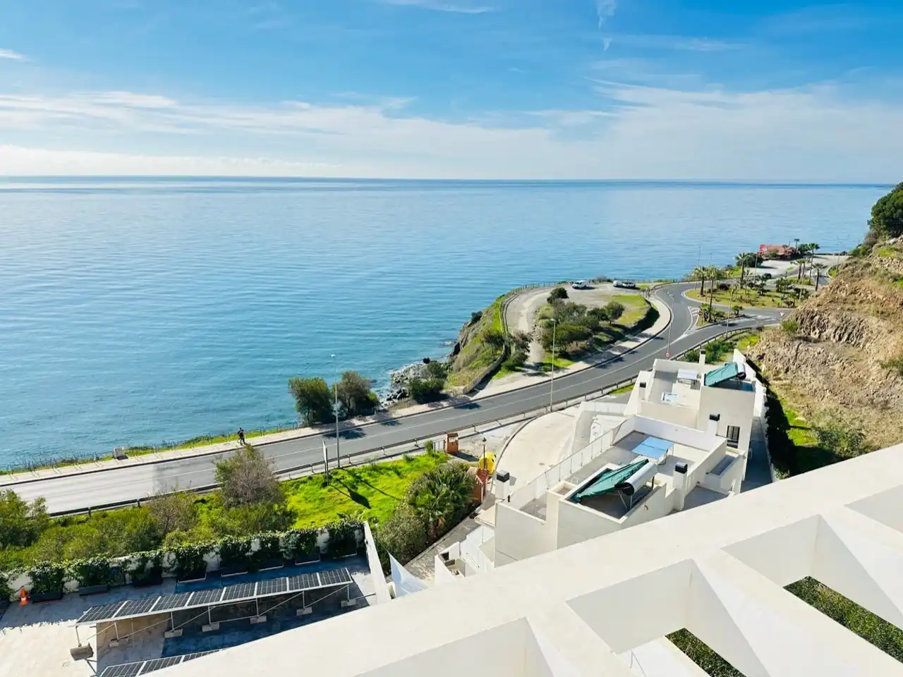 Vista exterior de Casa o xalet en venda en Nerja amb Aire condicionat, Jardí privat i Traster