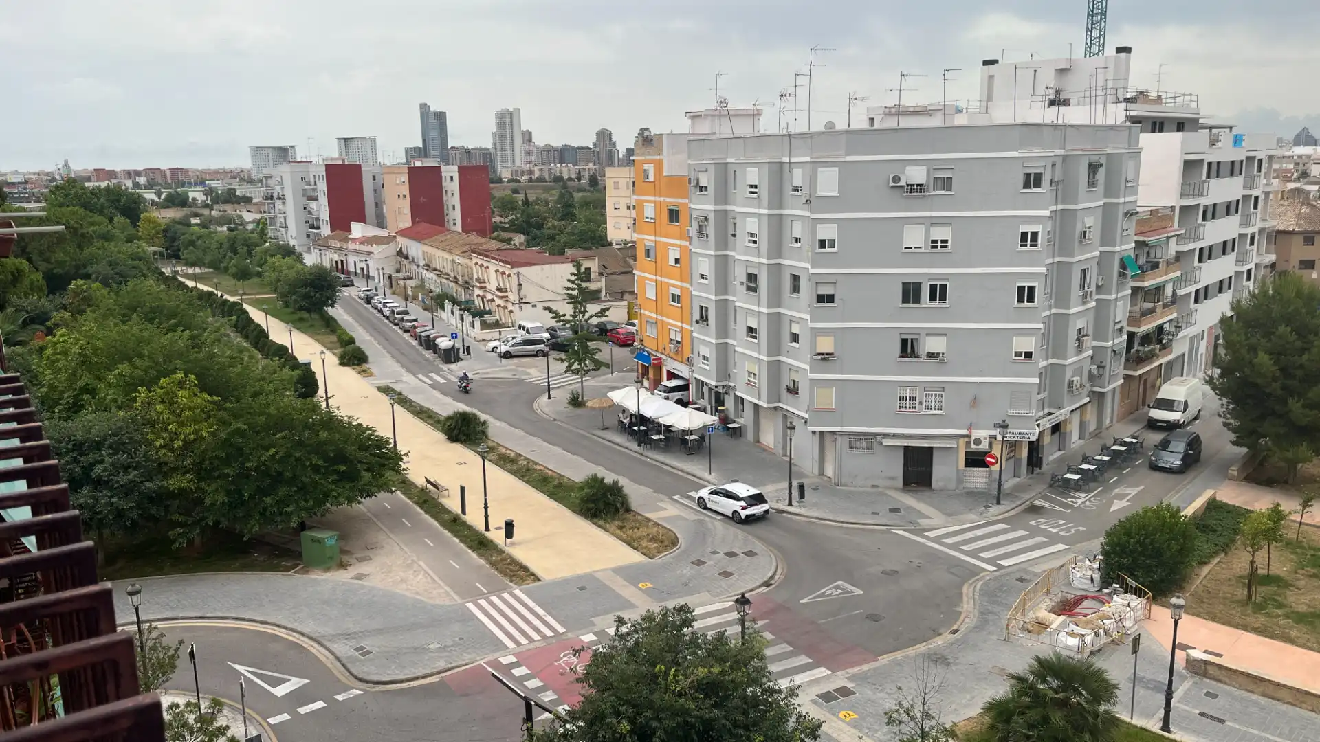 Exterior view of Flat for rent in Valencia  with Air Conditioner, Furnished and Oven