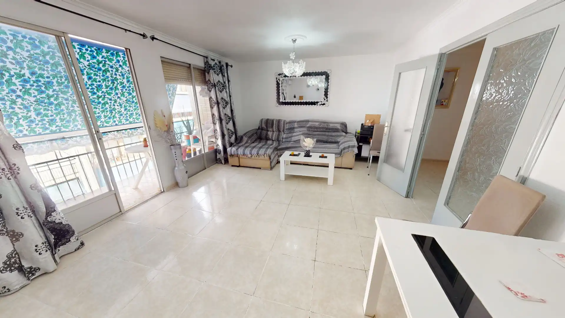 Sala d'estar de Pis en venda en Elche / Elx amb Moblat i Balcó