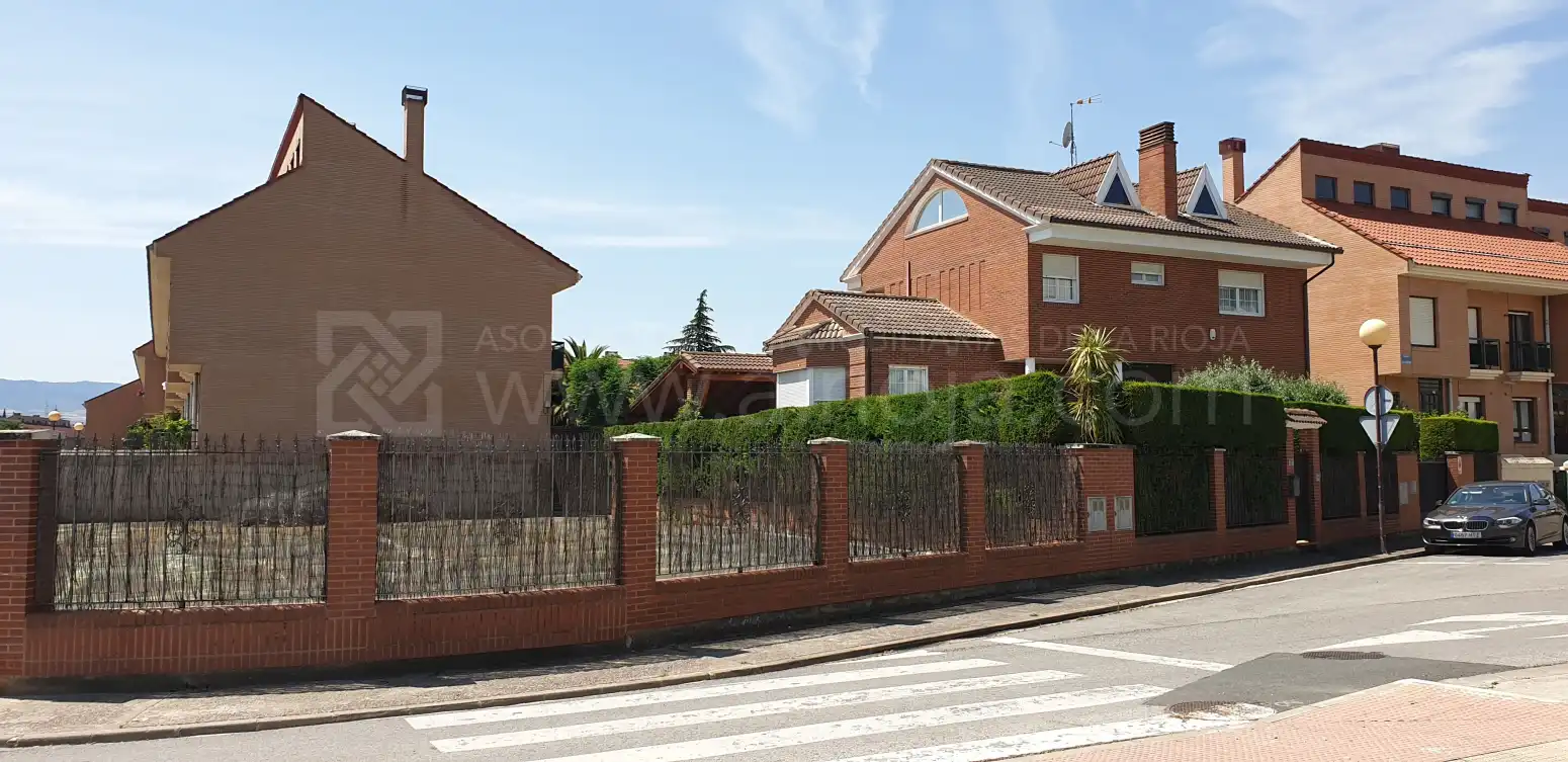 Terreno rústico en venta en Avenida Juan Carlos I, imagen 3