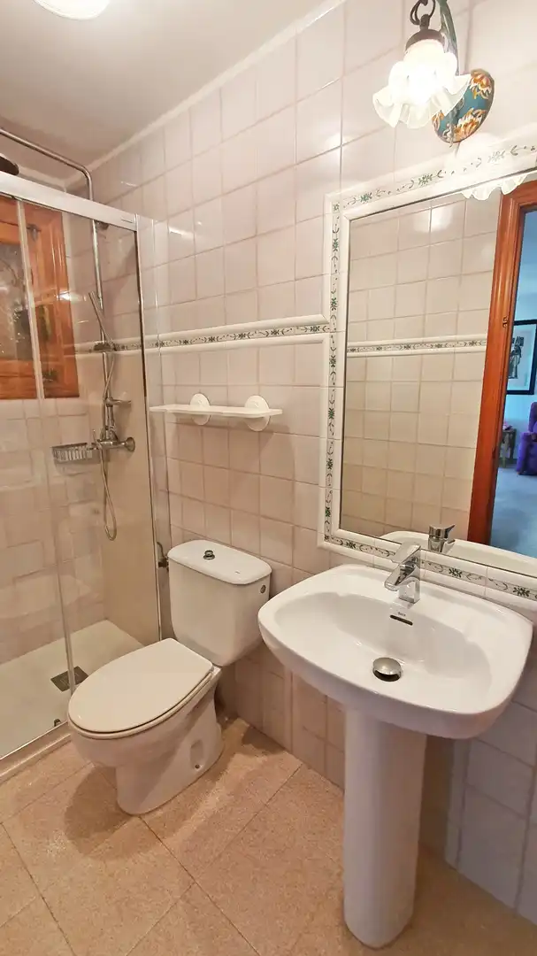 Baño de Apartamento de alquiler en Miramar con Aire acondicionado, Terraza y Amueblado