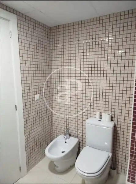 Badezimmer von Wohnung zur Miete in Valencia mit Klimaanlage und Heizung