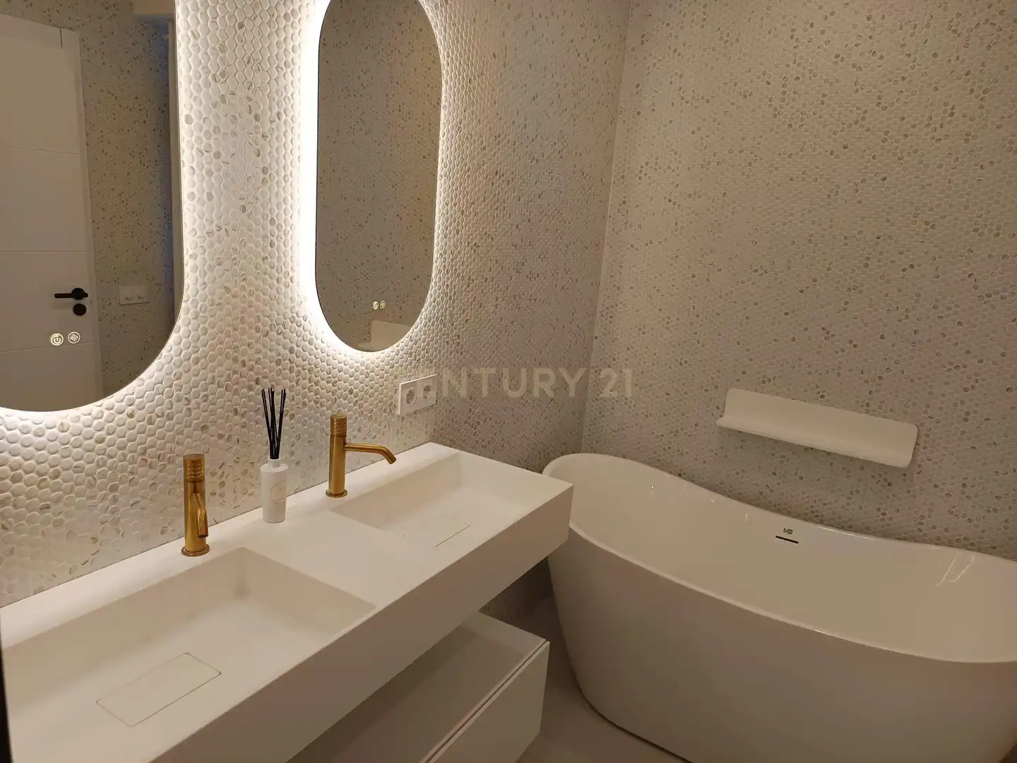 Badezimmer von Maisonette zum Verkauf in Calpe / Calp mit Klimaanlage, Waschmaschine und Balkon
