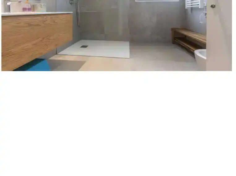 Bathroom of Flat for sale in Moncada  with Air Conditioner, Private garden and Parquet flooring