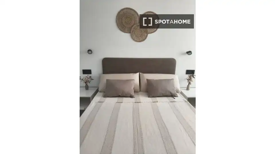 Habitación de Apartamento para compartir en Zaragoza con Aire acondicionado, Terraza y Amueblado