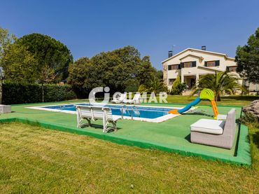 Xalet amb piscina en venda a La Navata