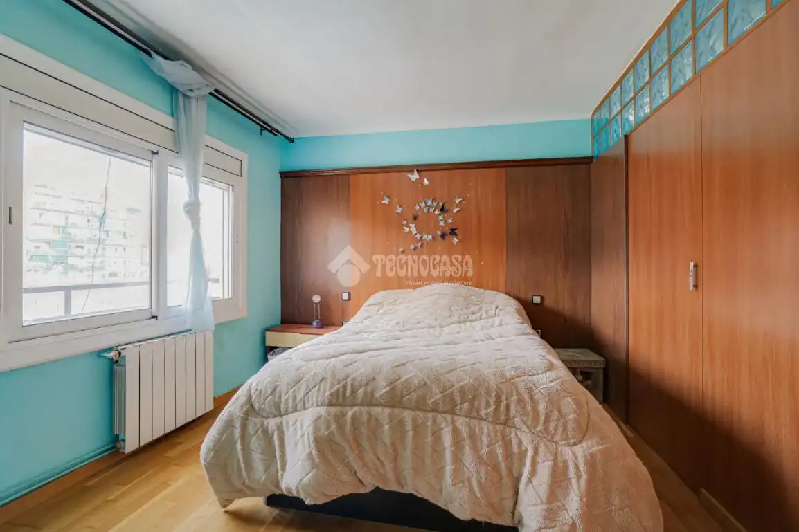 Bedroom of Flat for sale in Rubí