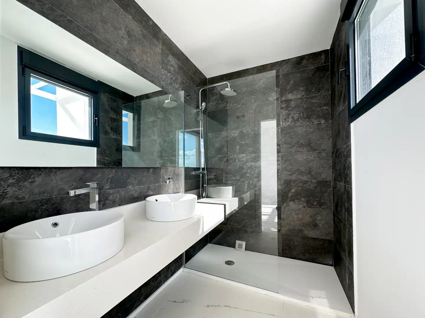 Bathroom of Attic for sale in Casares  with Air Conditioner, Terrace and Storage room