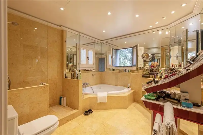 Bathroom of Houses for sale in Calvià  with Air Conditioner, Heating and Private garden