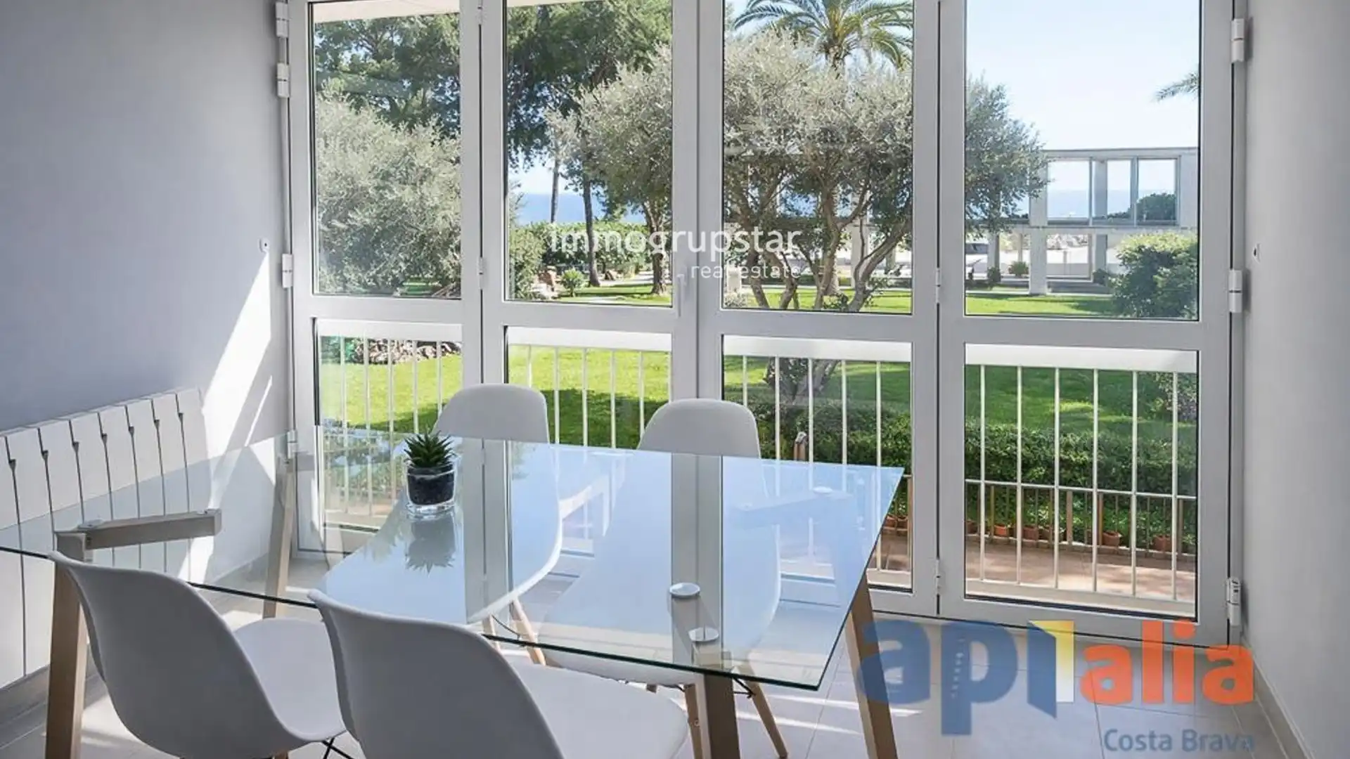 Menjador de Pis en venda en Castell d'Aro, Platja d'Aro i s'Agaró amb Moblat i Balcó