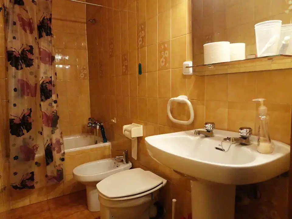 Bany de Casa o xalet en venda en Hontoria del Pinar amb Calefacció