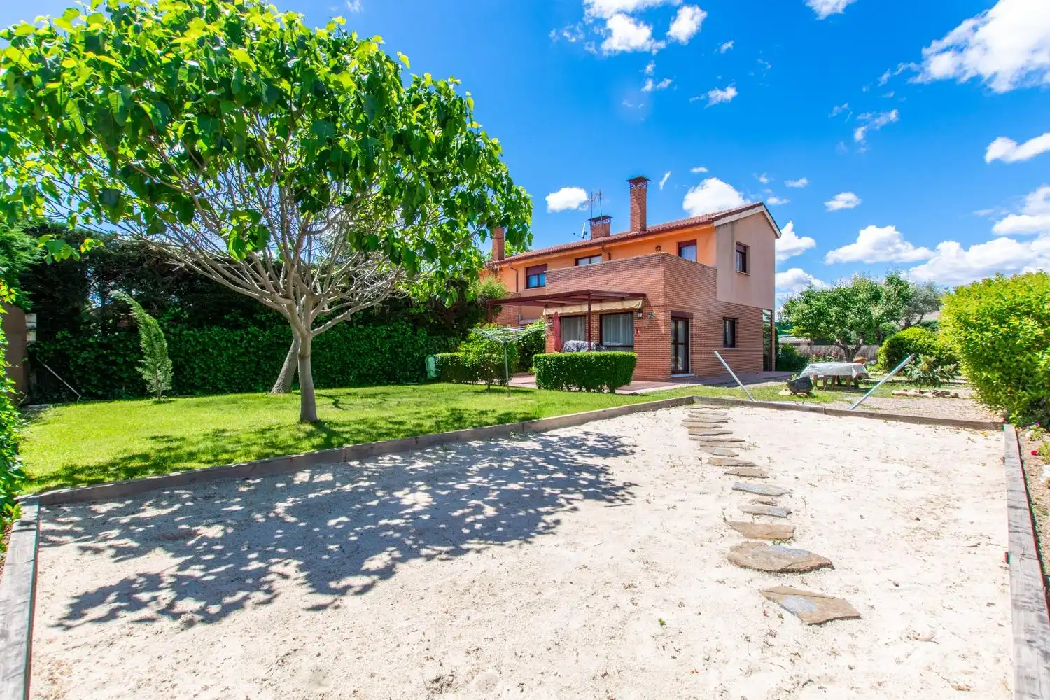 Jardín de Casa adosada en venta en Valdetorres de Jarama