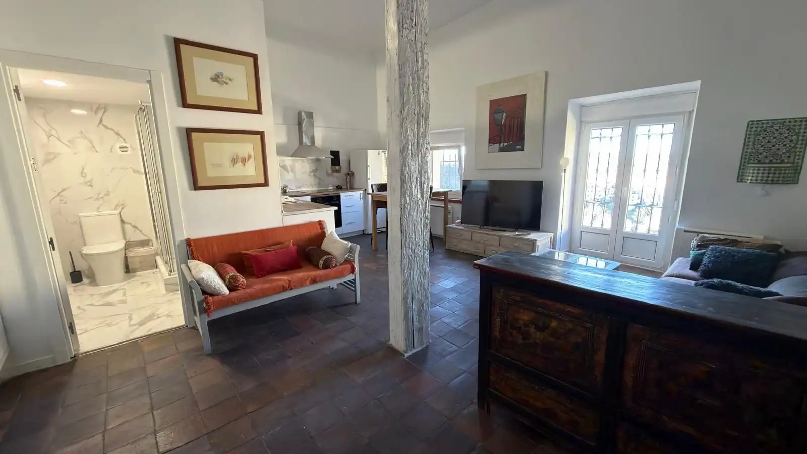 Sala d'estar de Pis en venda en Cuenca amb Calefacció i Moblat