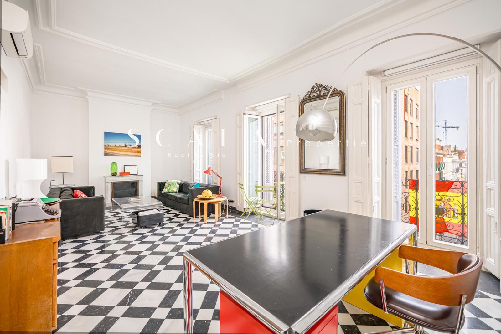 Living room of Flat to rent in  Madrid Capital  with Air Conditioner, Heating and Terrace