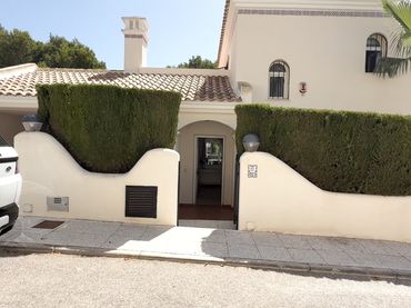 Villa con piscina in vendita a Orihuela Costa
