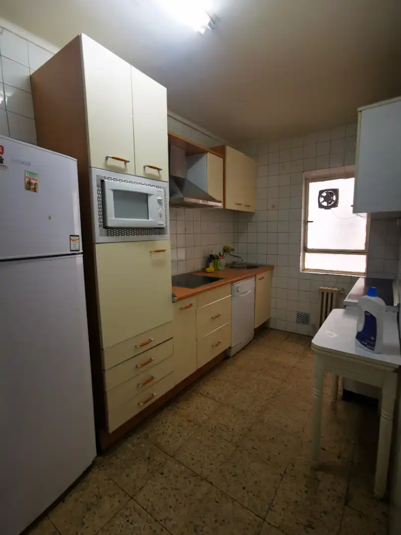 Kitchen of Flat for rent in Salamanca  with Heating, Furnished and Washing machine