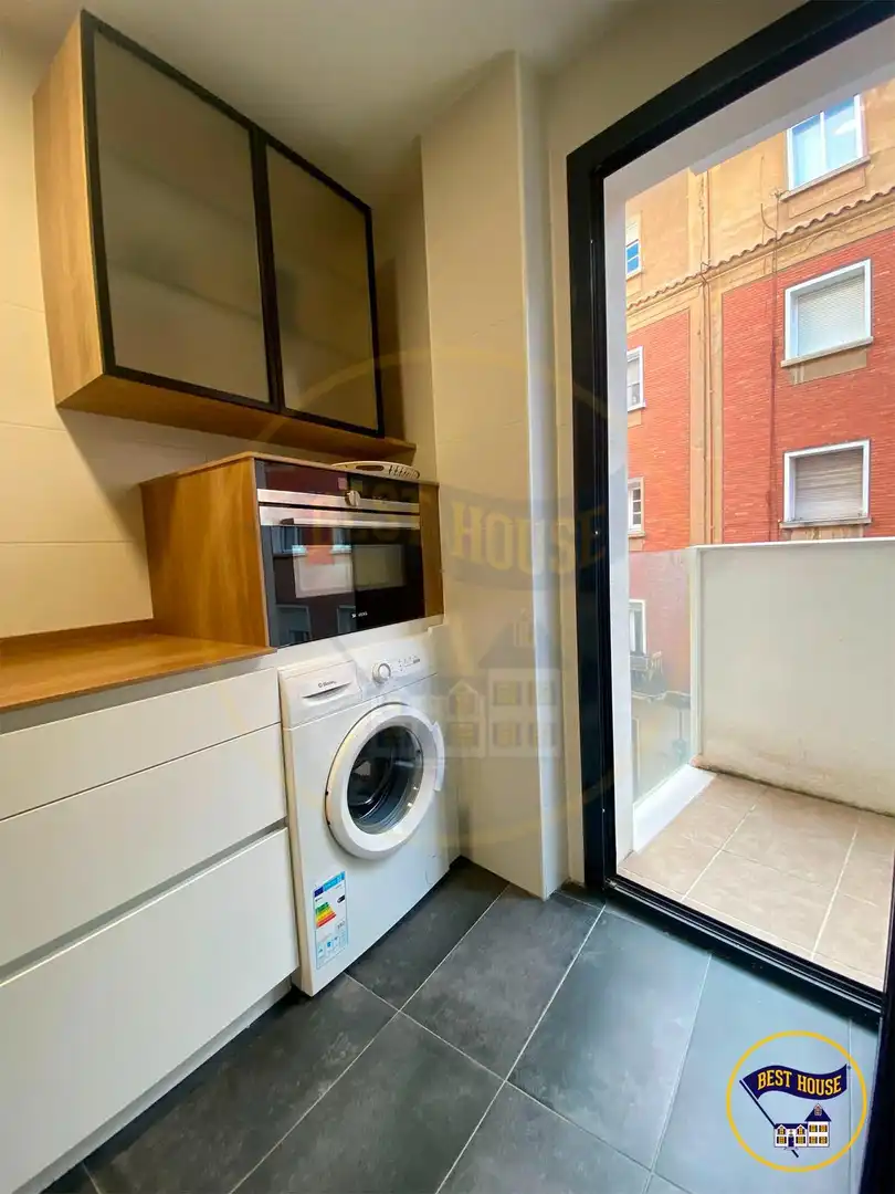 Flat for sale in Calle JOSE COBO, Centro
