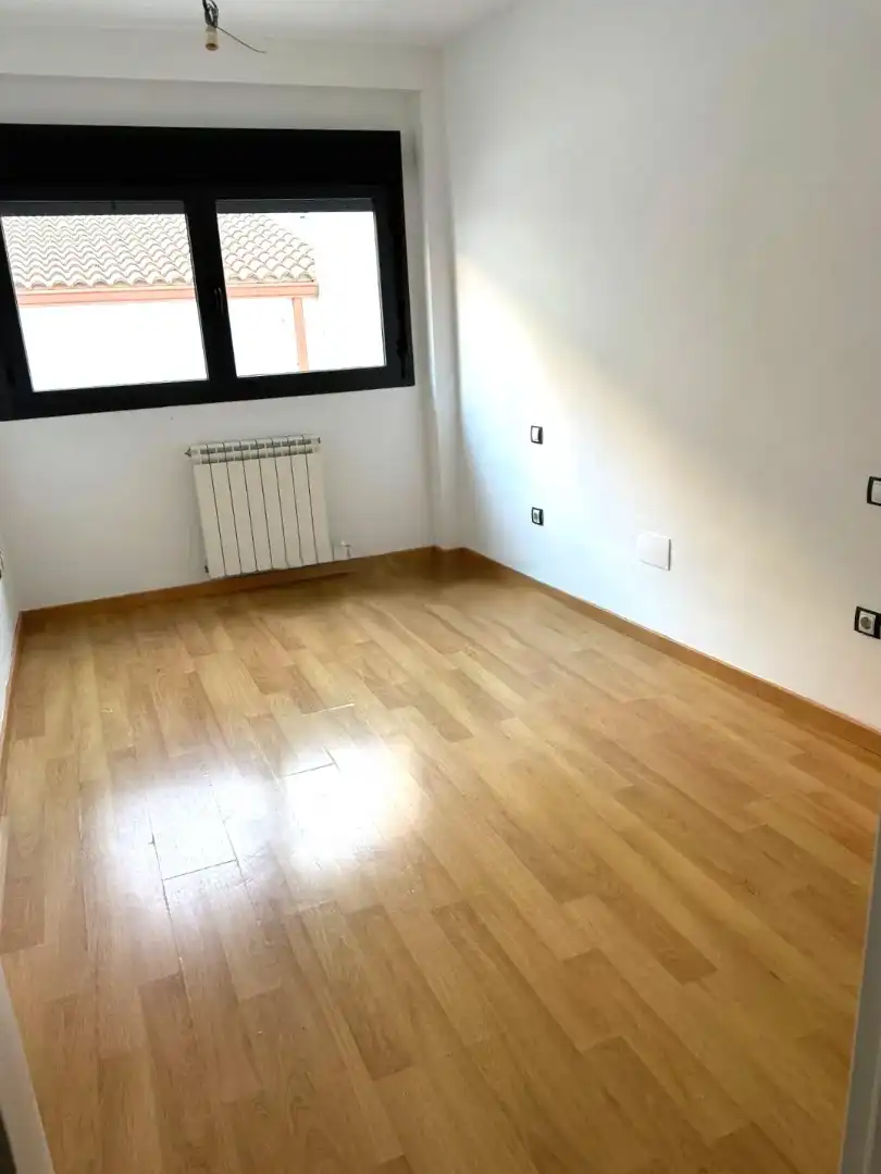 Bedroom of Study for sale in Zaragoza  with Heating and Balcony