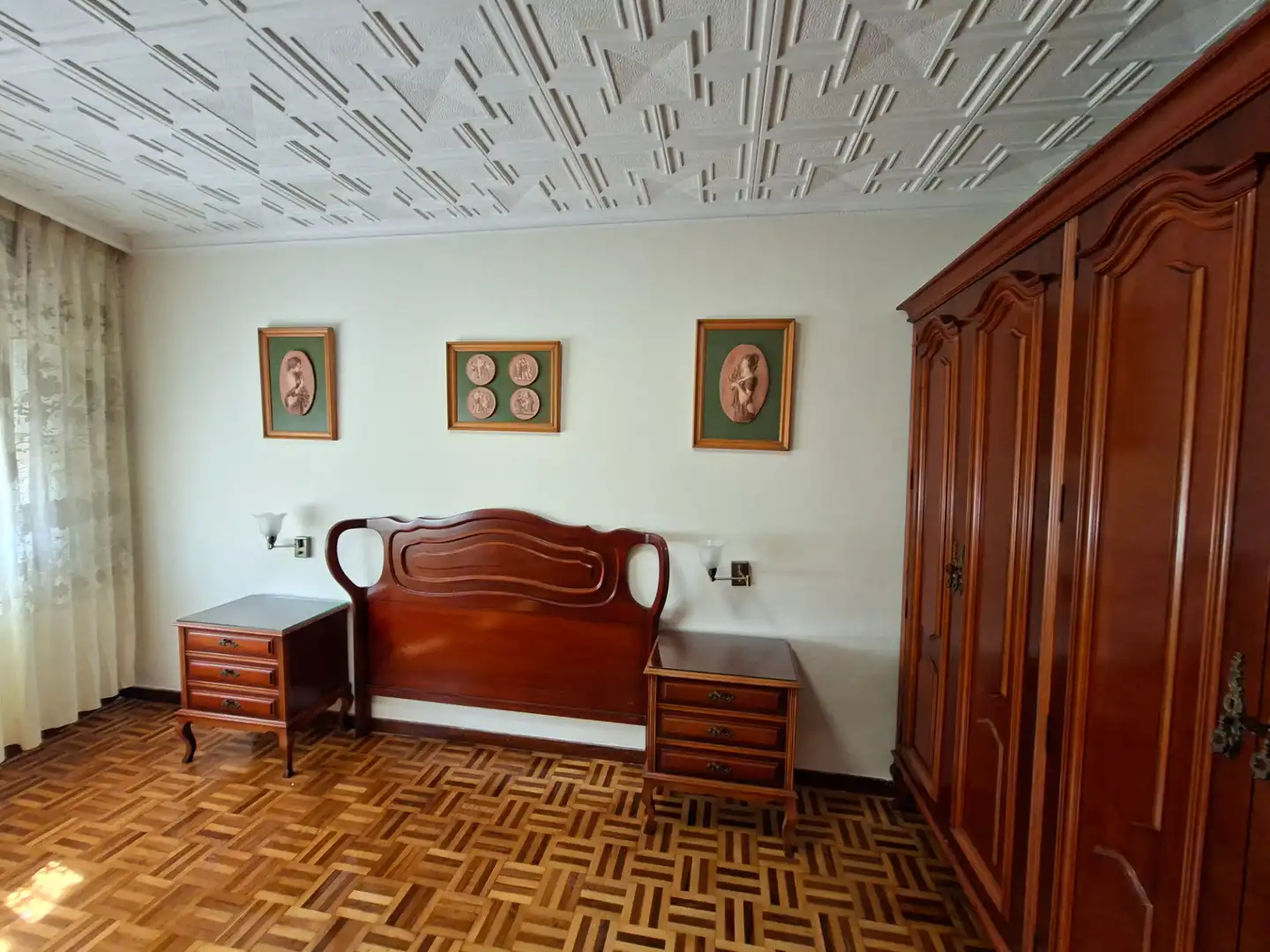 Dormitori de Pis de lloguer en Avilés amb Calefacció, Parquet i Moblat