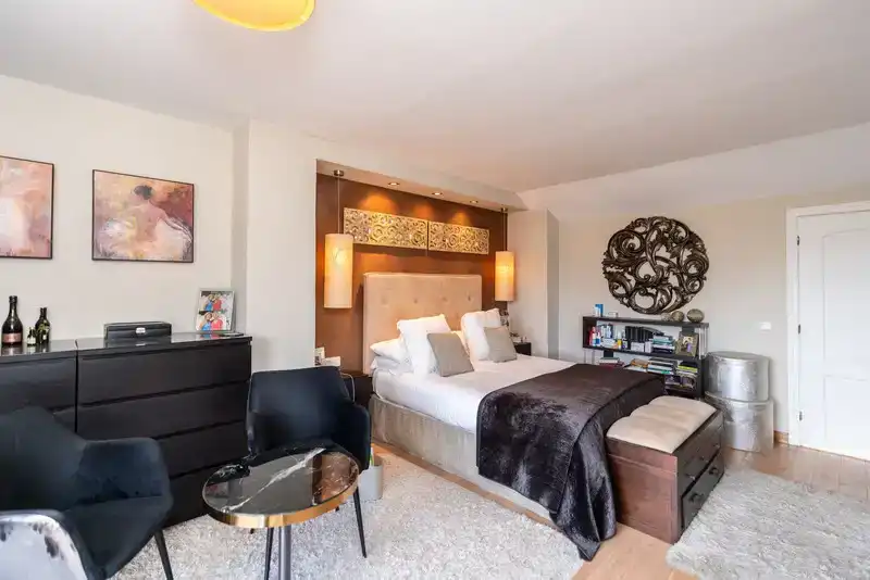 Habitación de Ático en venta en Estepona con Aire acondicionado y Piscina