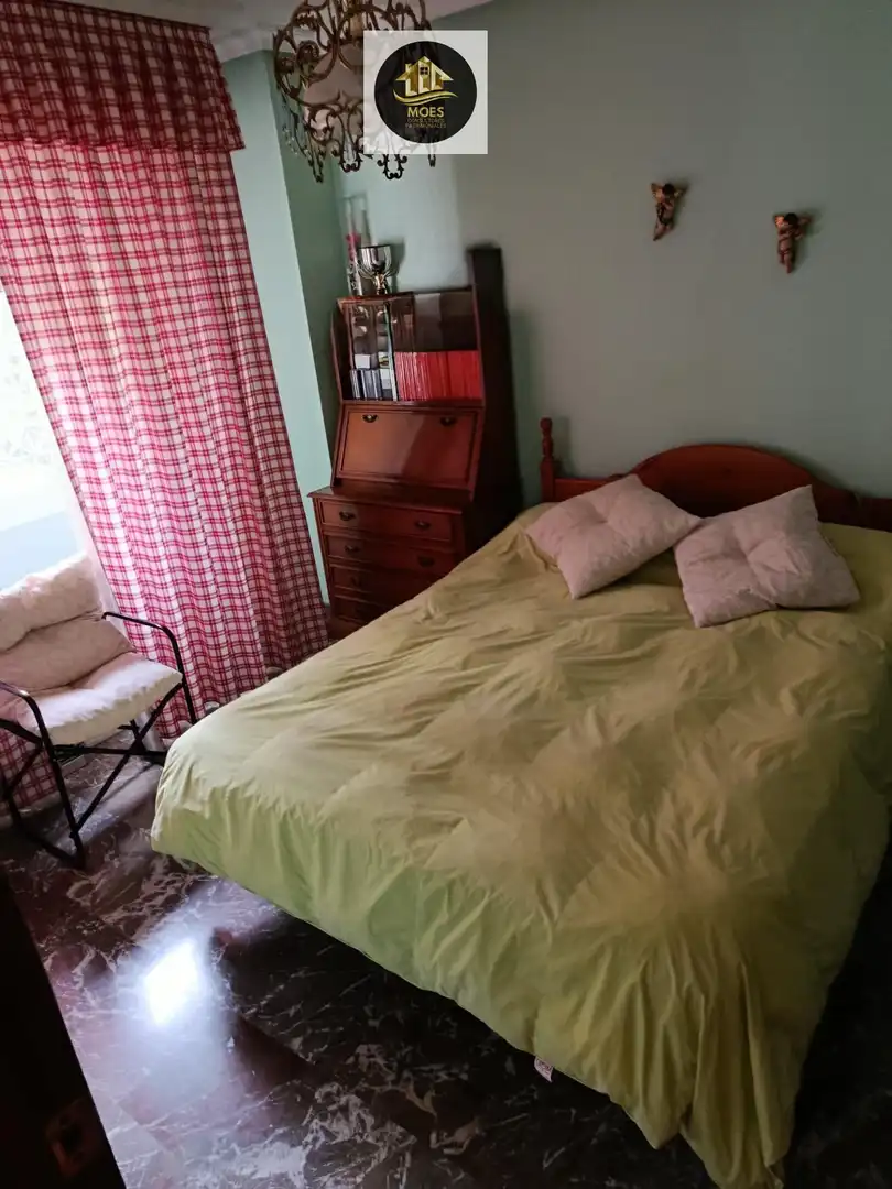 Dormitori de Casa o xalet en venda en Jaén amb Aire condicionat, Calefacció i Terrassa