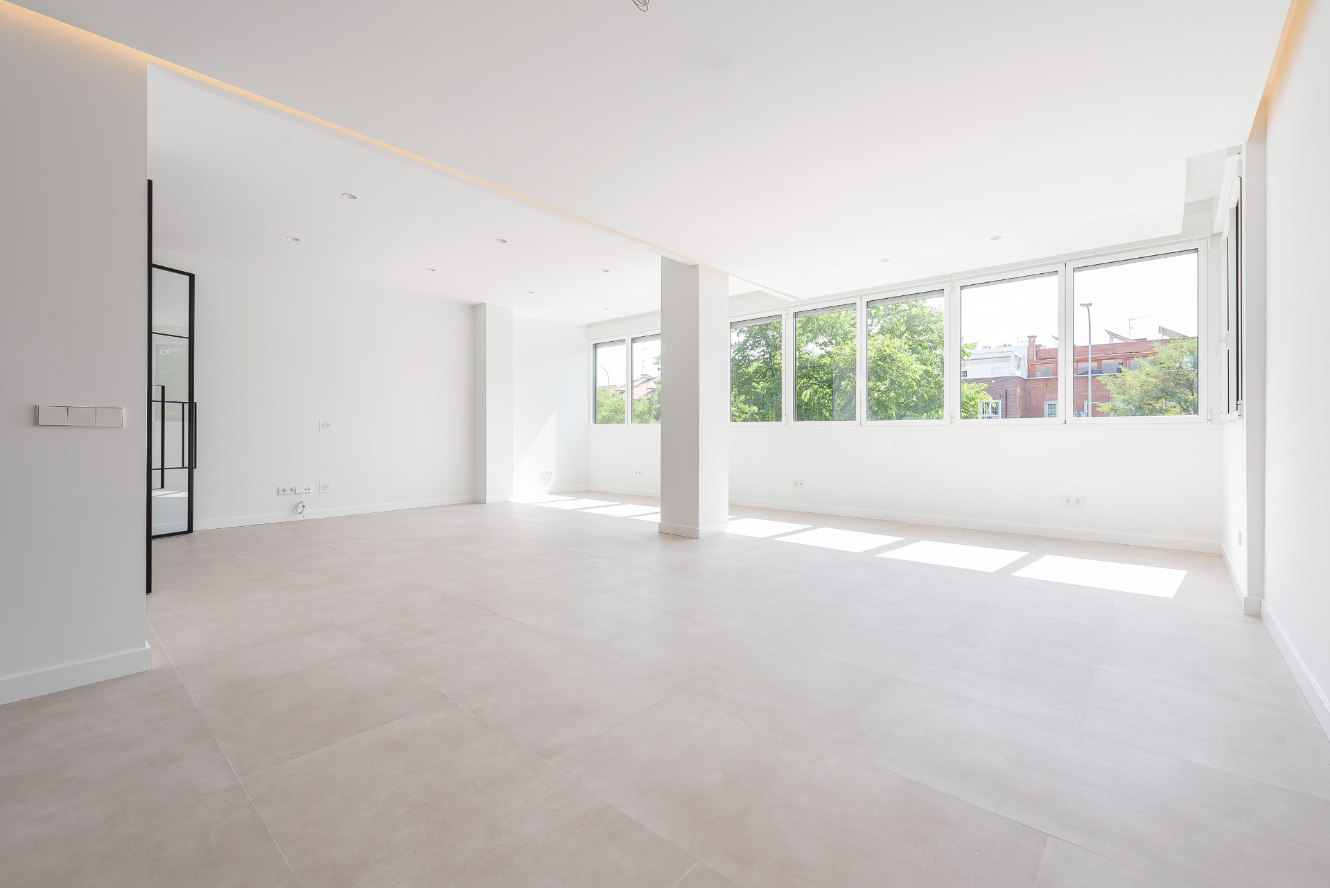 Living room of Flat to rent in  Madrid Capital  with Air Conditioner, Heating and Terrace