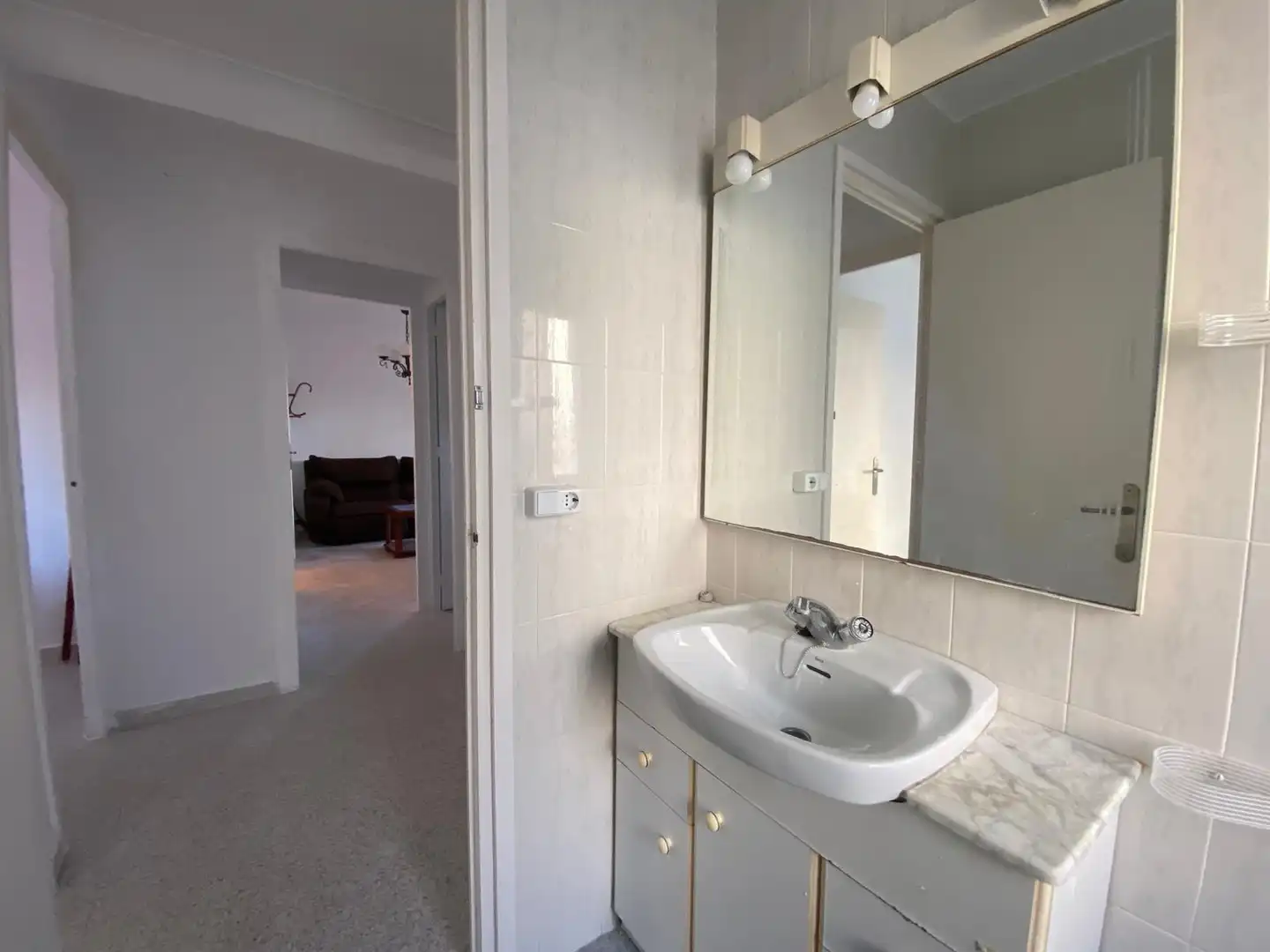 Baño de Piso en venta en Cunit con Terraza y Balcón