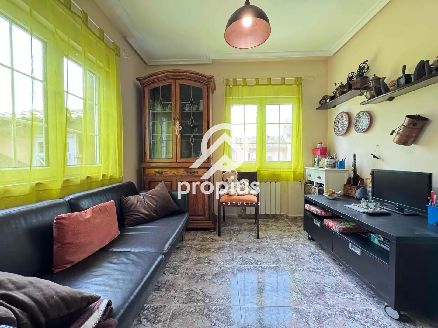 Living room of Houses for sale in Avilés  with Heating, Private garden and Parquet flooring