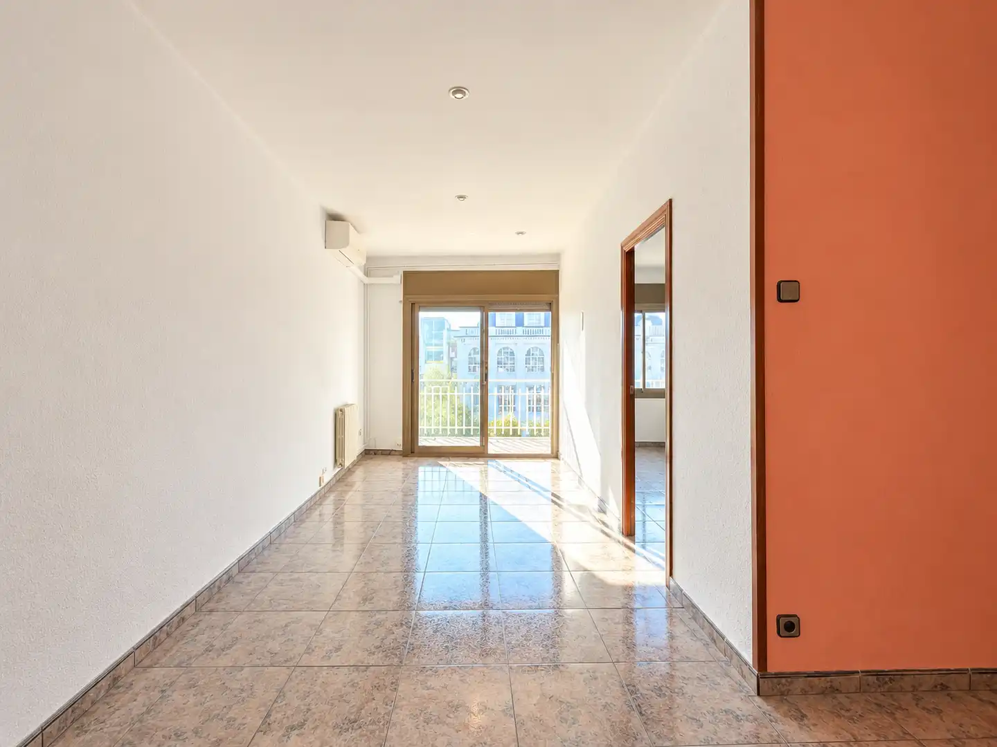 Flat with terrace for sale in Carrer de Pallars, imagen 3