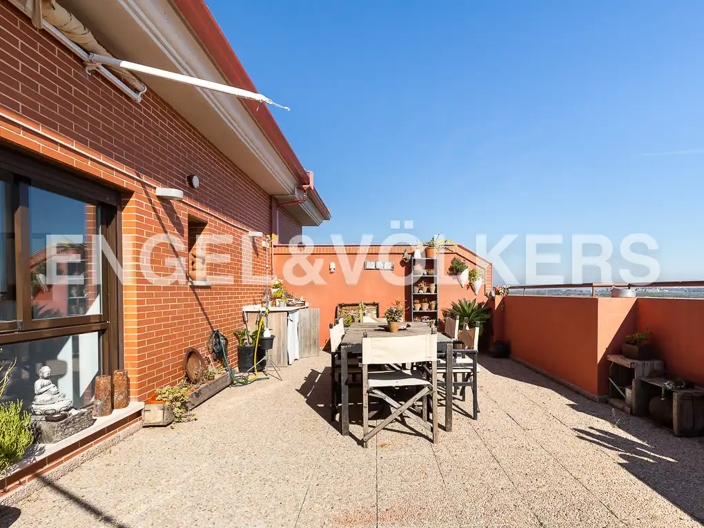 Terrasse von Dachboden zur Miete in Valencia mit Heizung, Terrasse und Möbliert