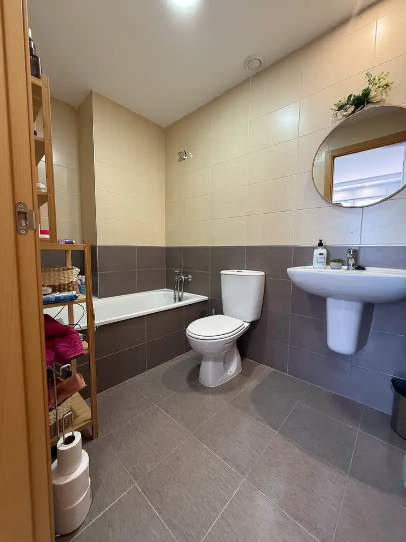 Badezimmer von Wohnung zum Verkauf in Dolores mit Klimaanlage, Heizung und Privatgarten