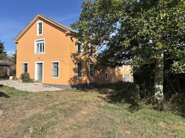 Casa rústica amb jardí en venda a Ortigueira