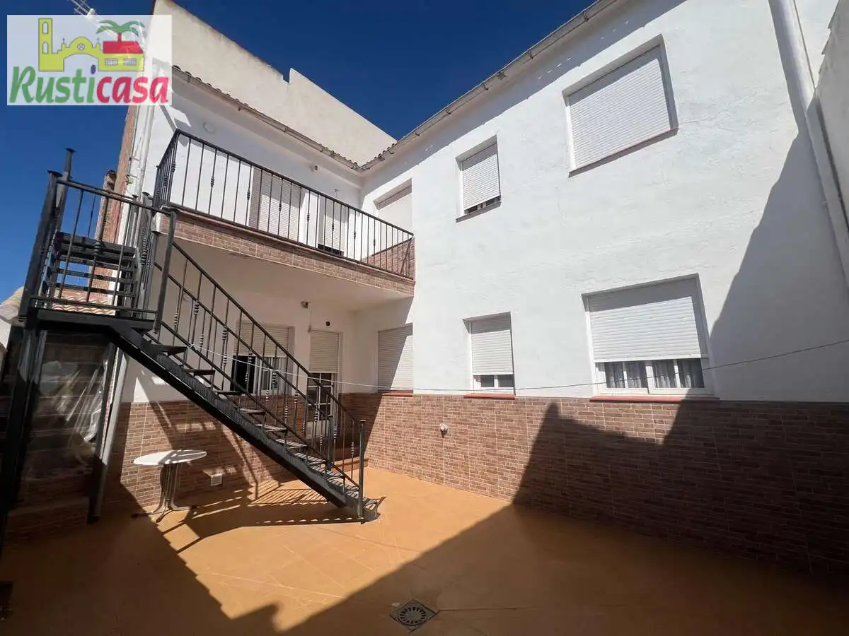 Vista exterior de Casa o chalet en venta en Baños de la Encina con Terraza, Amueblado y Balcón