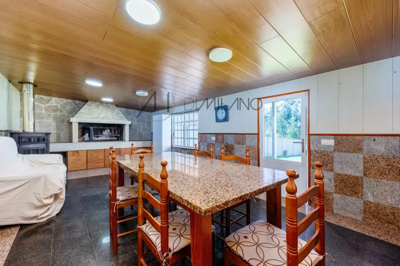 Cocina de Casa o chalet en venta en Vigo  con Calefacción, Jardín privado y Parquet