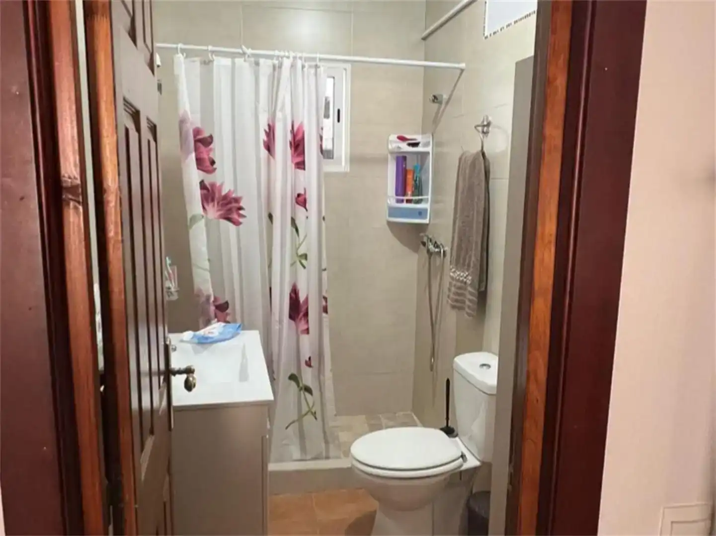 Badezimmer von Erdgeschoss zum Verkauf in Enix mit Klimaanlage