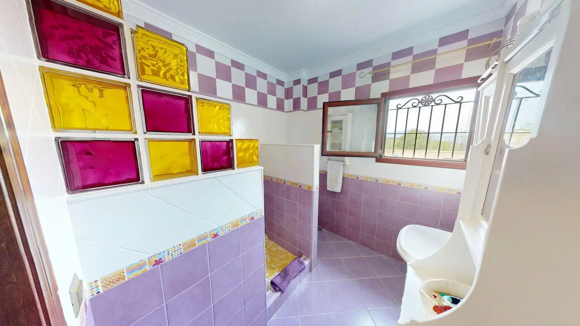 Bathroom of Houses for sale in Colmenar  with Air Conditioner, Heating and Private garden