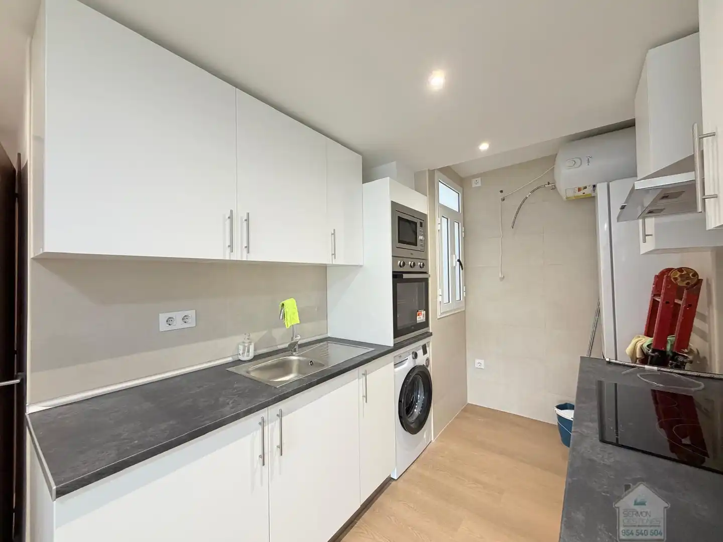 Kitchen of Flat for rent in Sevilla  with Parquet flooring and Furnished