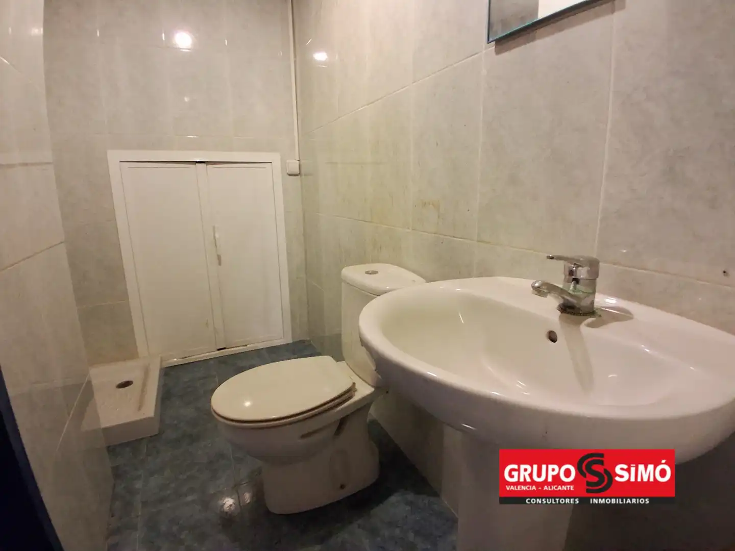 Baño de Local en venta en La Pobla de Farnals con Aire acondicionado, Calefacción y Terraza