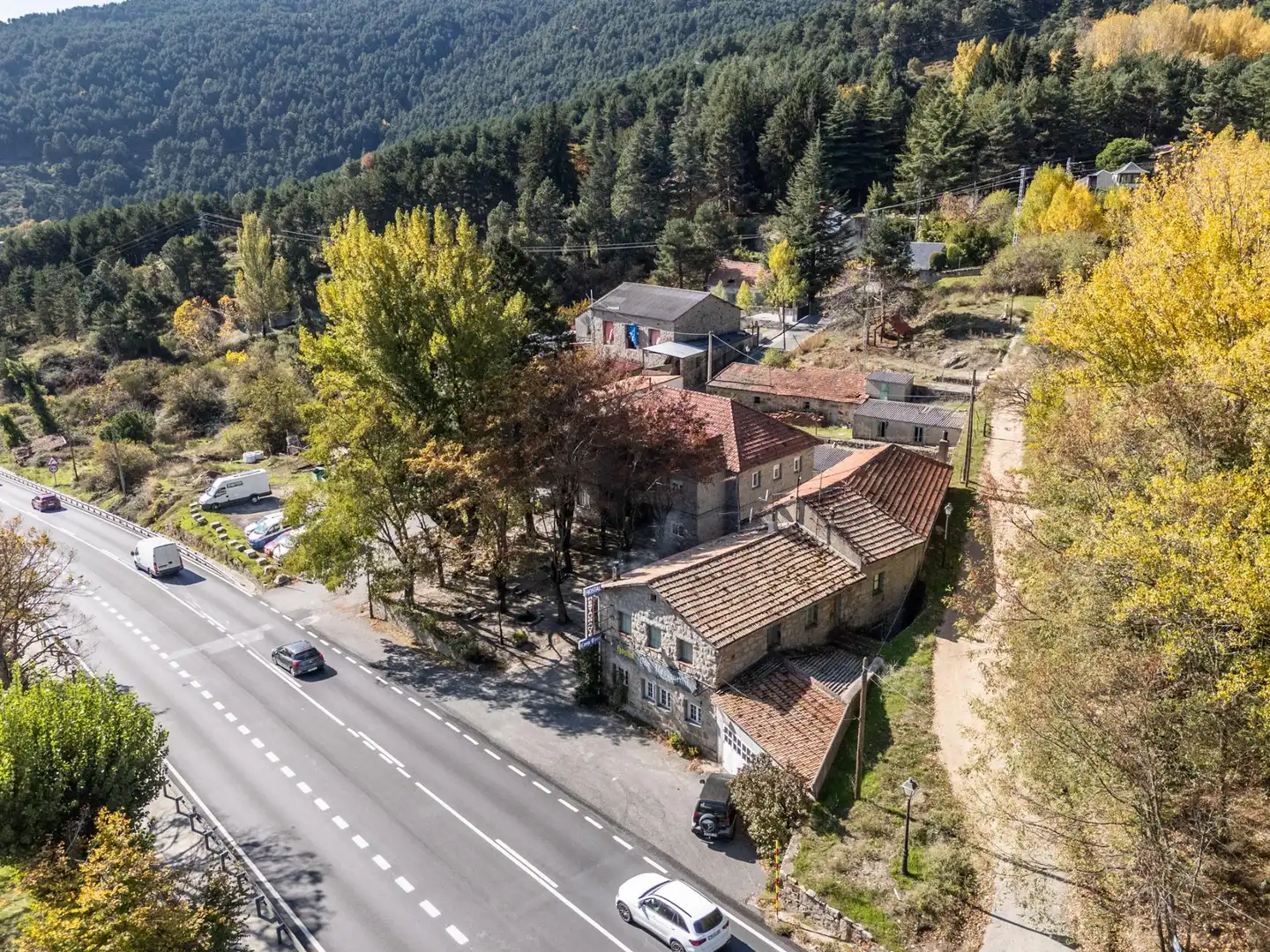 Vista exterior de Edificio en venta en Guadarrama