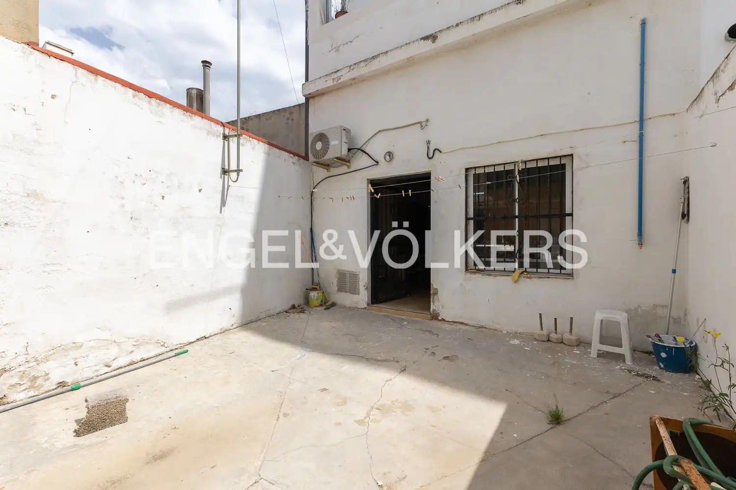 Außenansicht von Wohnung zum Verkauf in Valencia mit Klimaanlage, Heizung und Terrasse