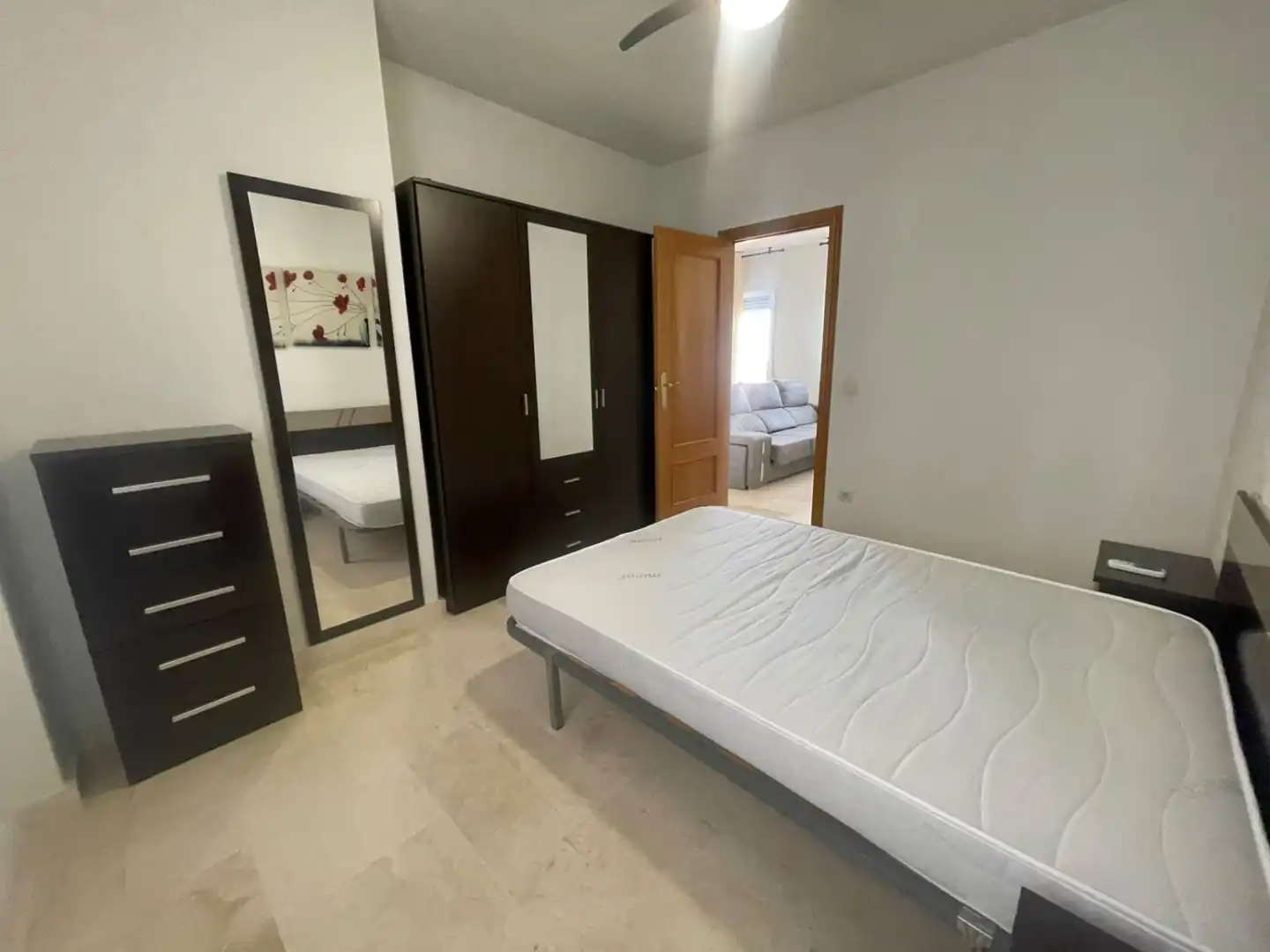 Habitación de Ático en venta en Valdepeñas con Aire acondicionado, Calefacción y Terraza